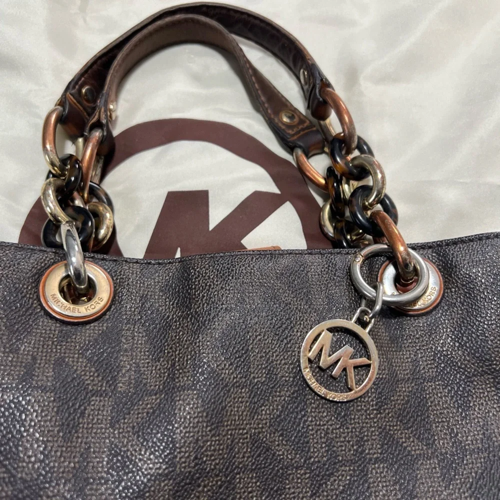 Micheal Kors Signature Tote - Picture 2 of 14